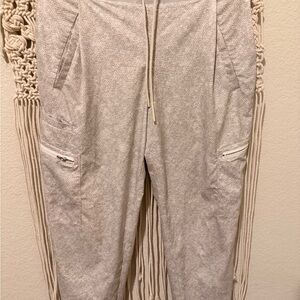 Athleta Venture Printed Jogger Pants – Taupe Activewear with Zipper Pockets. 10